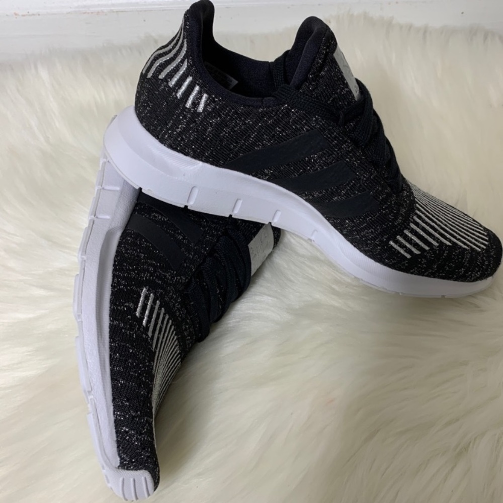 Adidas Swift Run Shoes Women’s 6.5 New